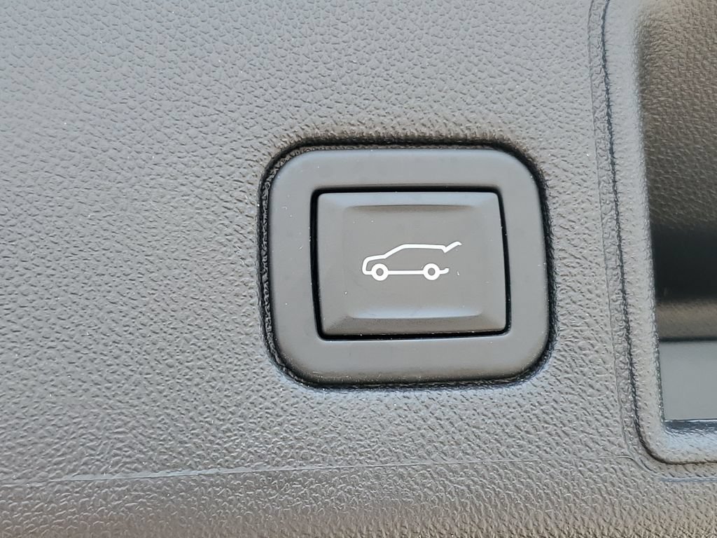 Certified 2024 GMC Terrain SLT w/ LPO, Floor Liner Package FWD image 37