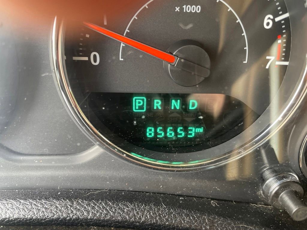 Used 2018 Jeep Wrangler Unlimited Sahara w/ Connectivity Group AWD/4WD image 10