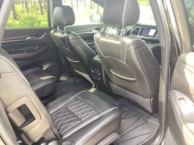 Used 2022 Buick Enclave Avenir w/ Avenir Technology Package image 11