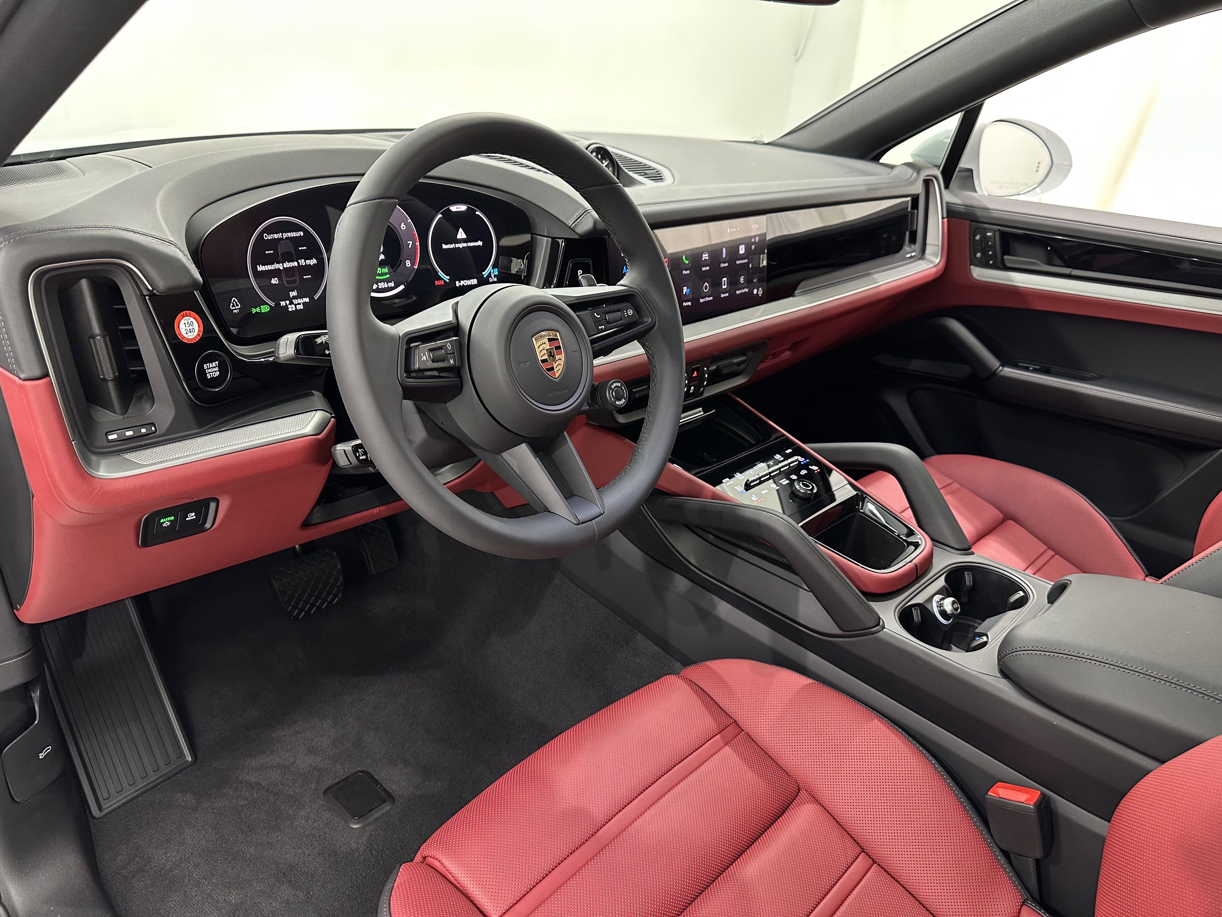 Certified 2025 Porsche Cayenne E-Hybrid image 4