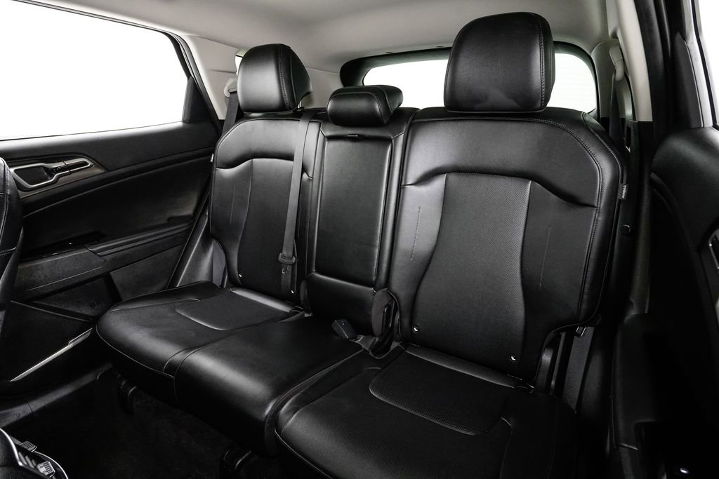 Certified 2025 Kia Sportage EX image 23