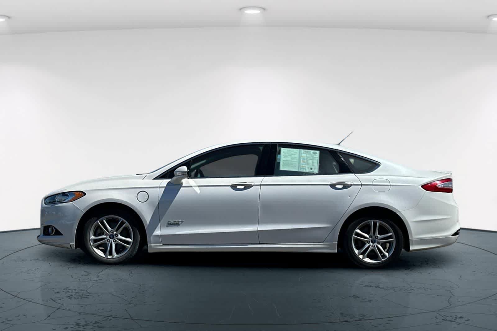 Used 2016 Ford Fusion Energi Titanium w/ Driver Assist Package FWD image 9