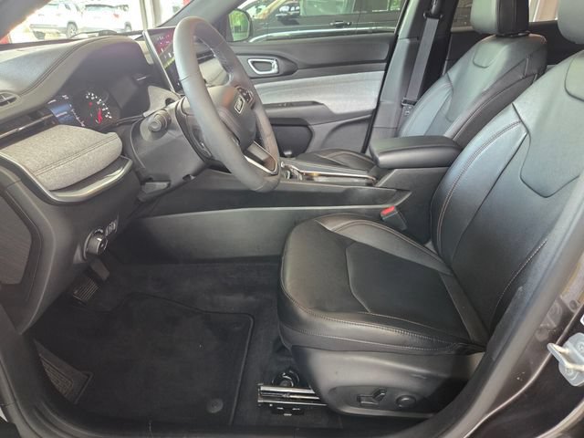 Used 2023 Jeep Compass Latitude AWD/4WD image 4