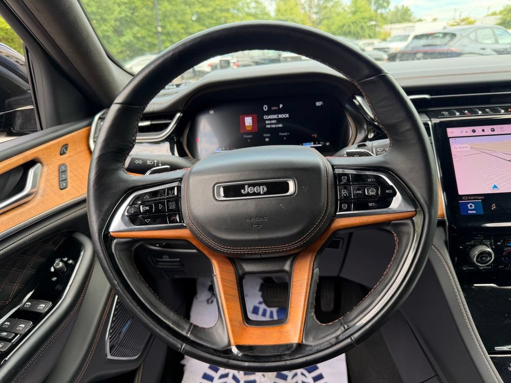 Used 2022 Jeep Grand Cherokee Summit AWD/4WD image 12