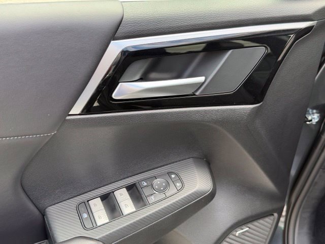 New 2026 Mitsubishi Outlander LE FWD image 16