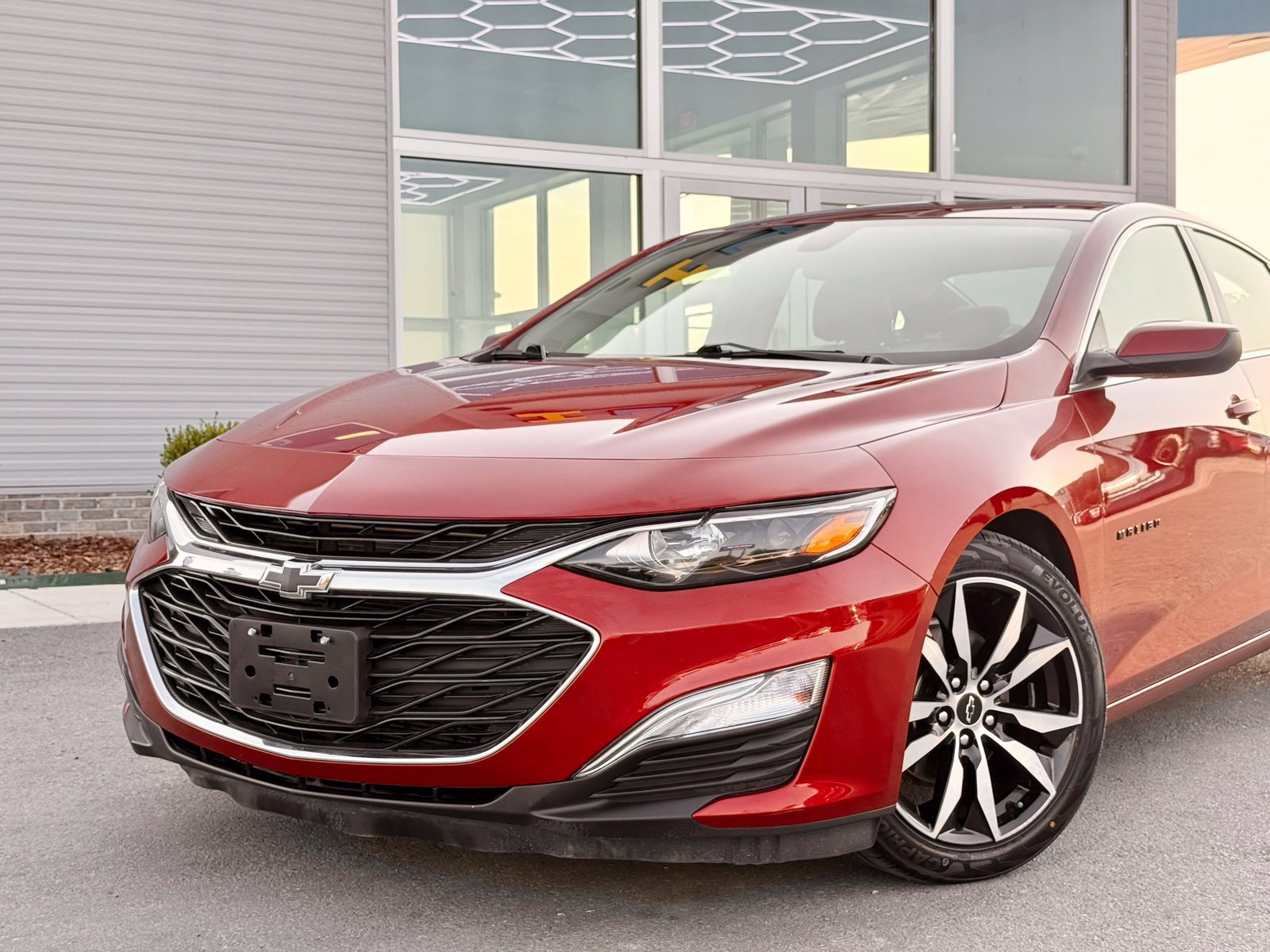 Used 2022 Chevrolet Malibu RS FWD image 4