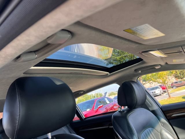 Used 2018 Genesis G90 3.3T Premium AWD/4WD image 38