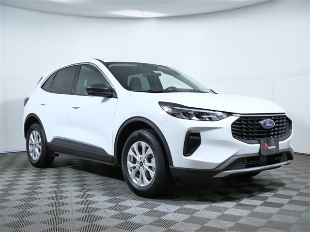 Used 2023 Ford Escape Active image 1