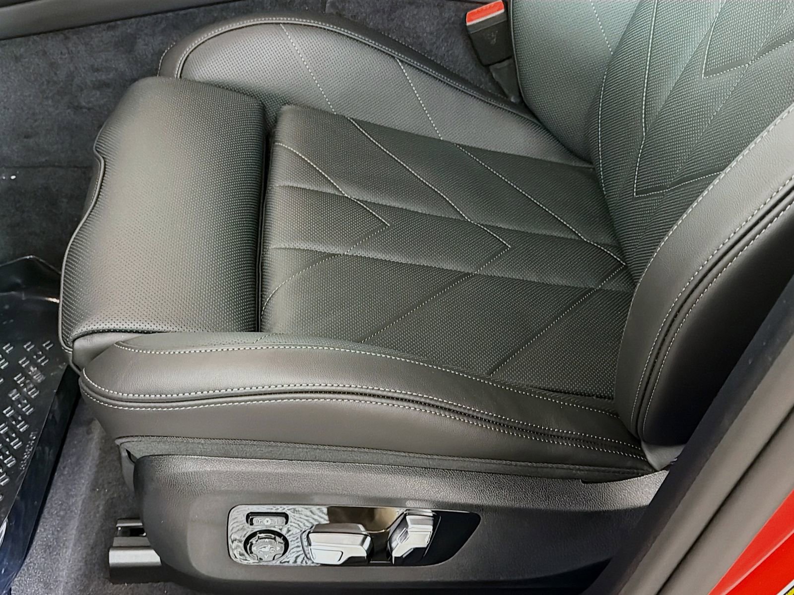 New 2026 BMW XM Label Red AWD/4WD image 23