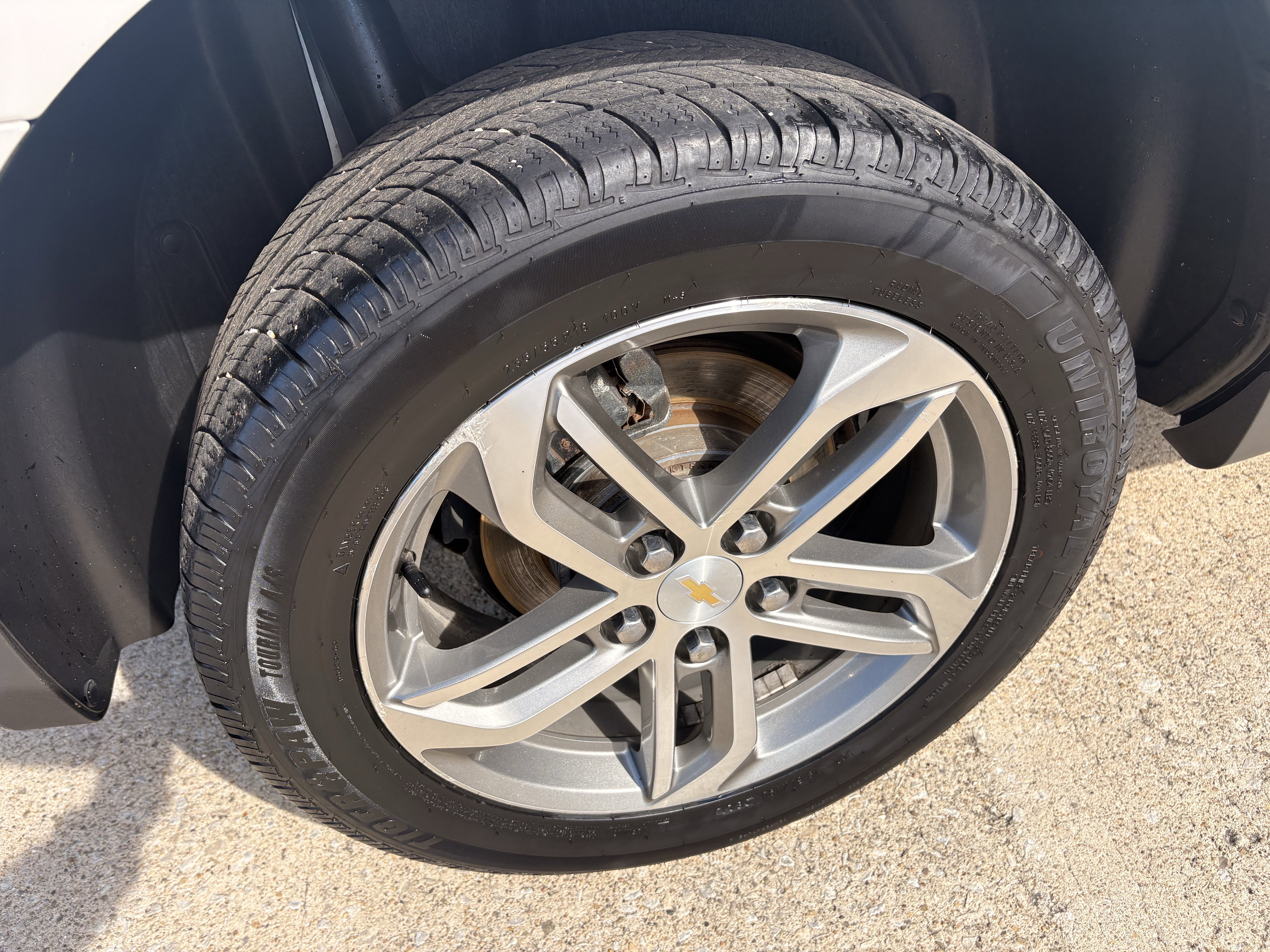 Used 2016 Chevrolet Equinox LTZ w/ Enhanced Convenience Package FWD image 5