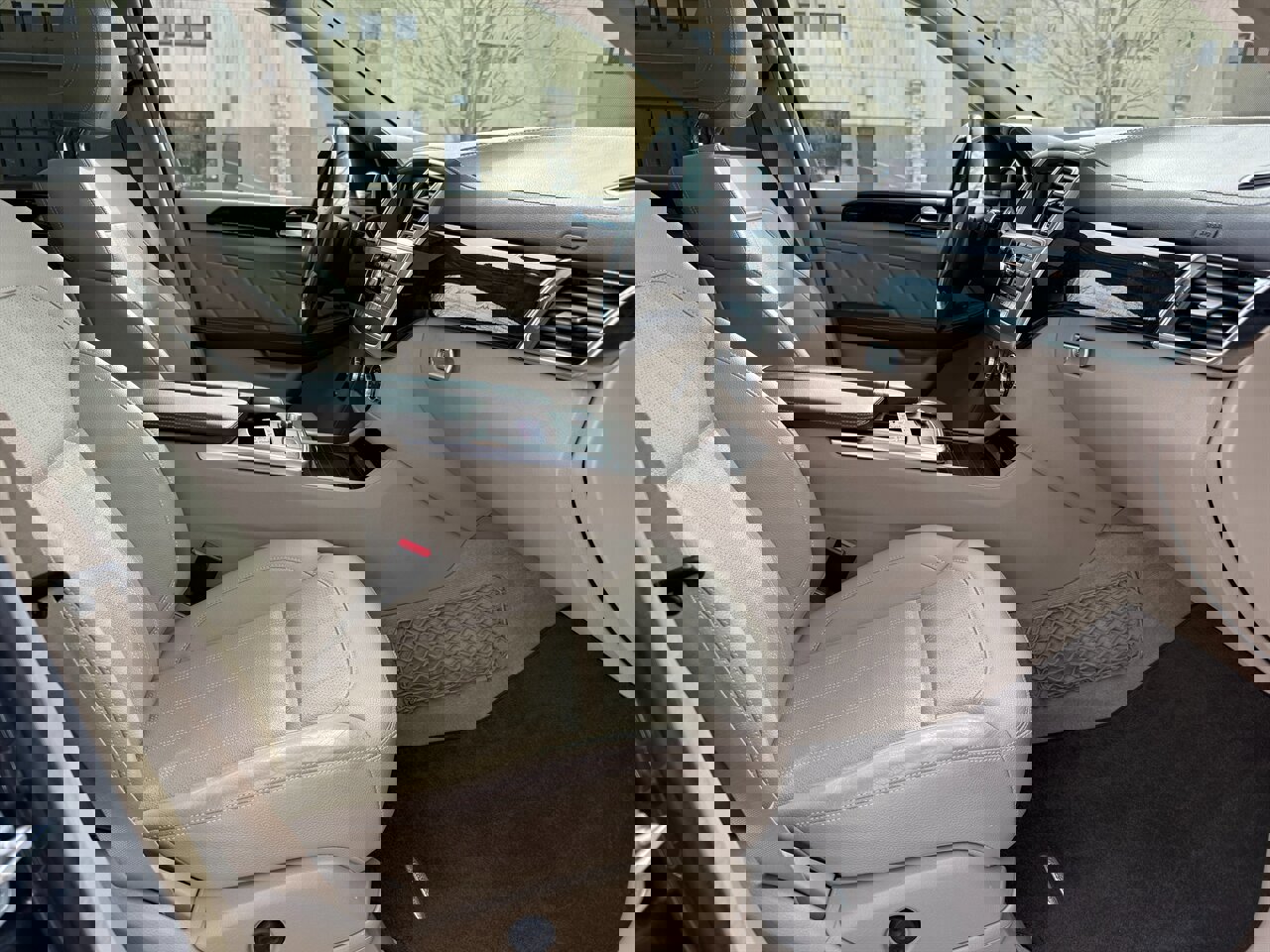 Used 2016 Mercedes-Benz GL 450 4MATIC image 11