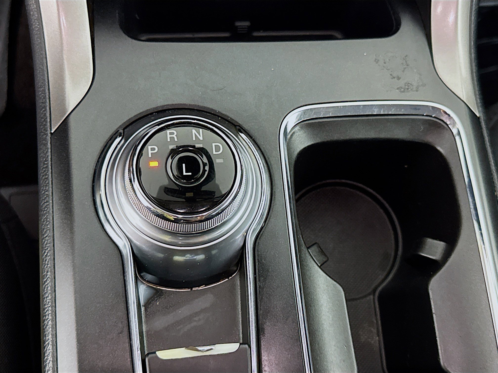 Used 2019 Ford Fusion SE FWD image 19