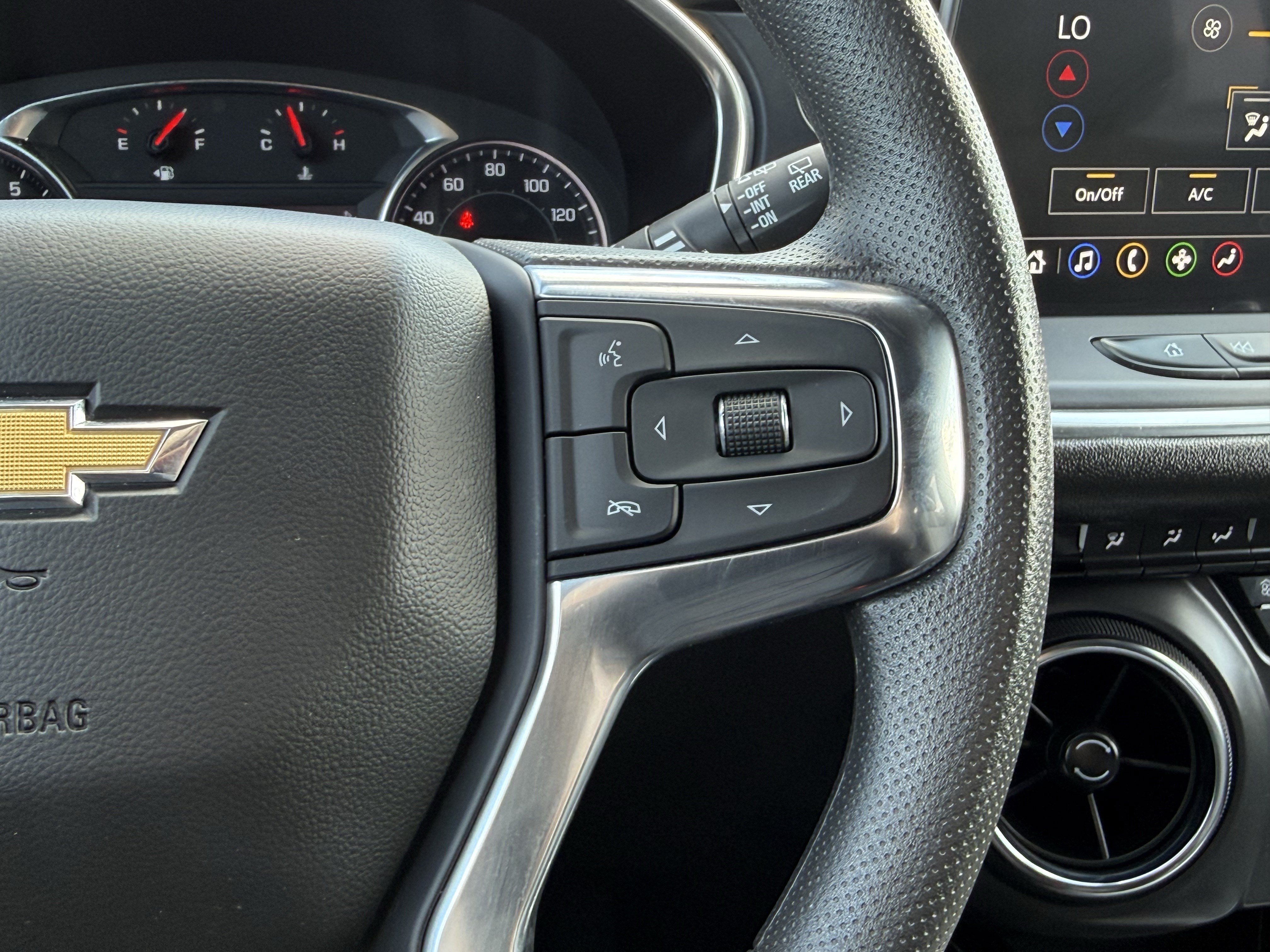 Used 2025 Chevrolet Blazer LT FWD image 18