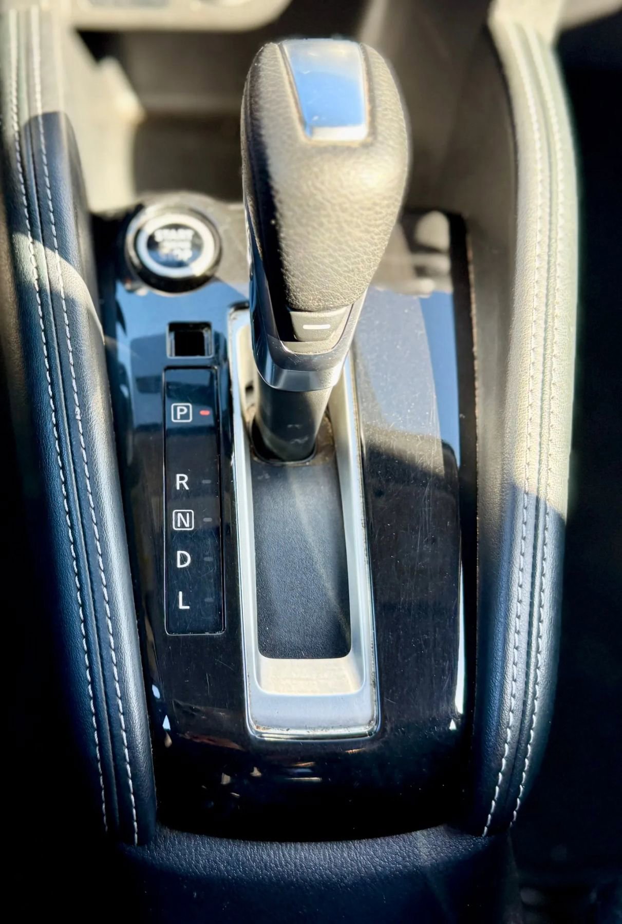 Used 2018 Nissan Kicks S image 14