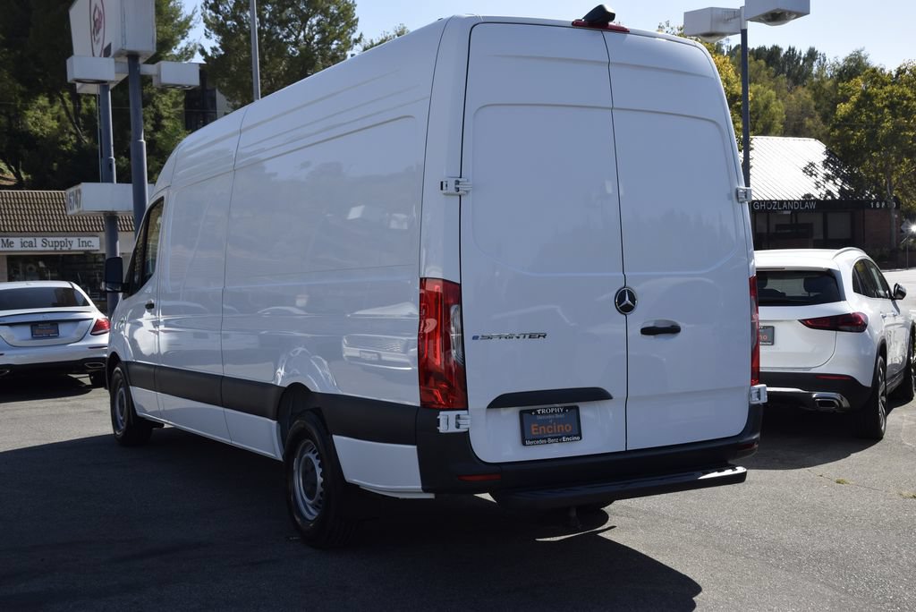 Used 2024 Mercedes-Benz eSprinter 170 Cargo image 4