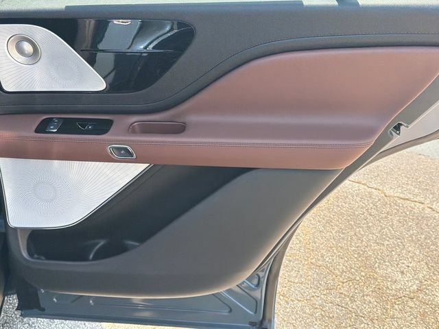 New 2026 Lincoln Aviator Reserve AWD/4WD image 16