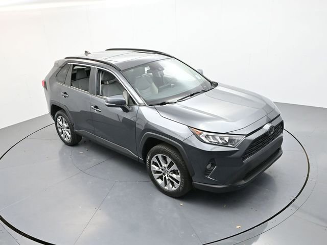 Used 2020 Toyota RAV4 XLE Premium image 19