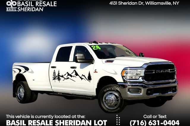 Used 2024 RAM 3500 Tradesman w/ Chrome Appearance Group image 1