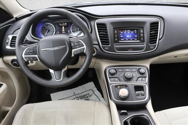 Used 2015 Chrysler 200 Limited FWD image 22