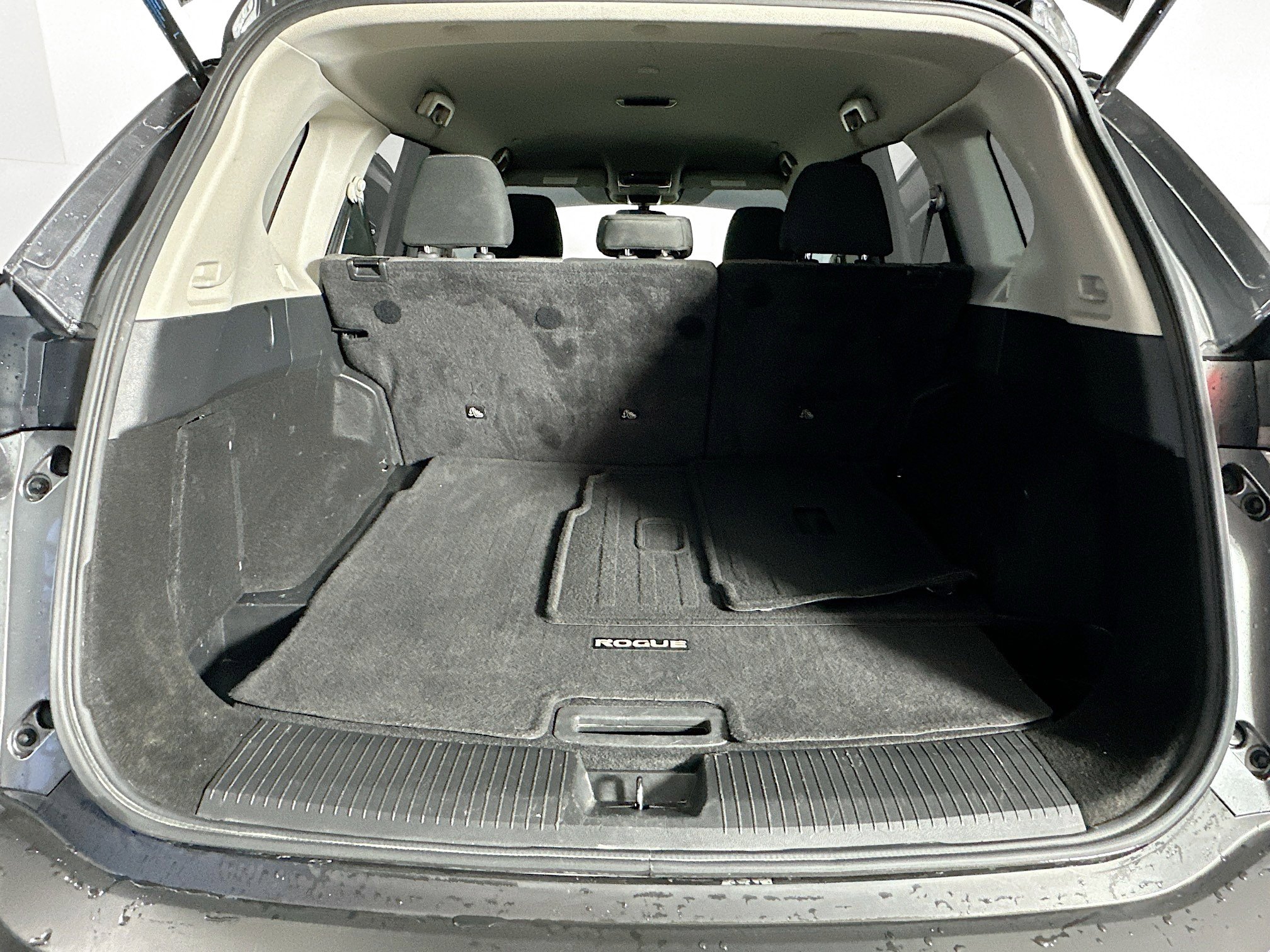 Used 2023 Nissan Rogue SV image 28