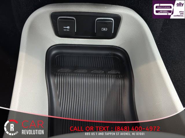 Used 2021 Chrysler Pacifica Touring-L FWD image 45