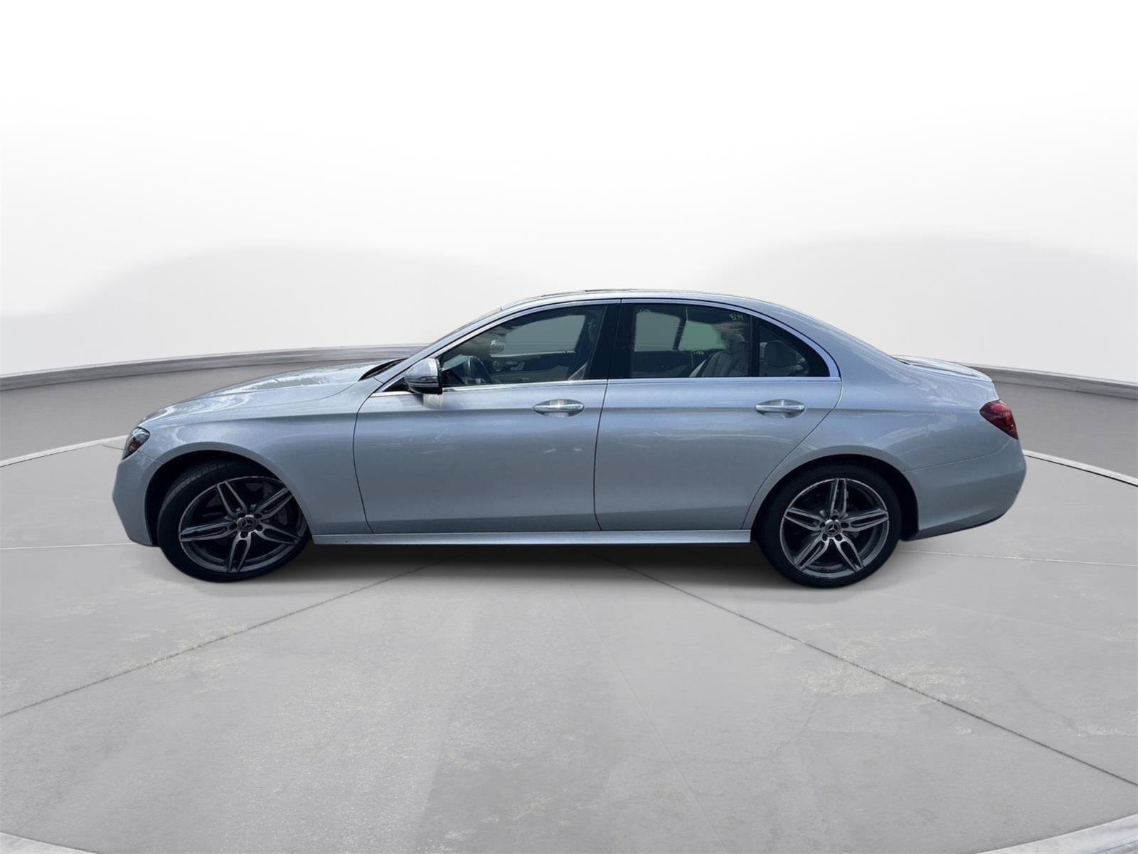 Used 2019 Mercedes-Benz E 300 image 9
