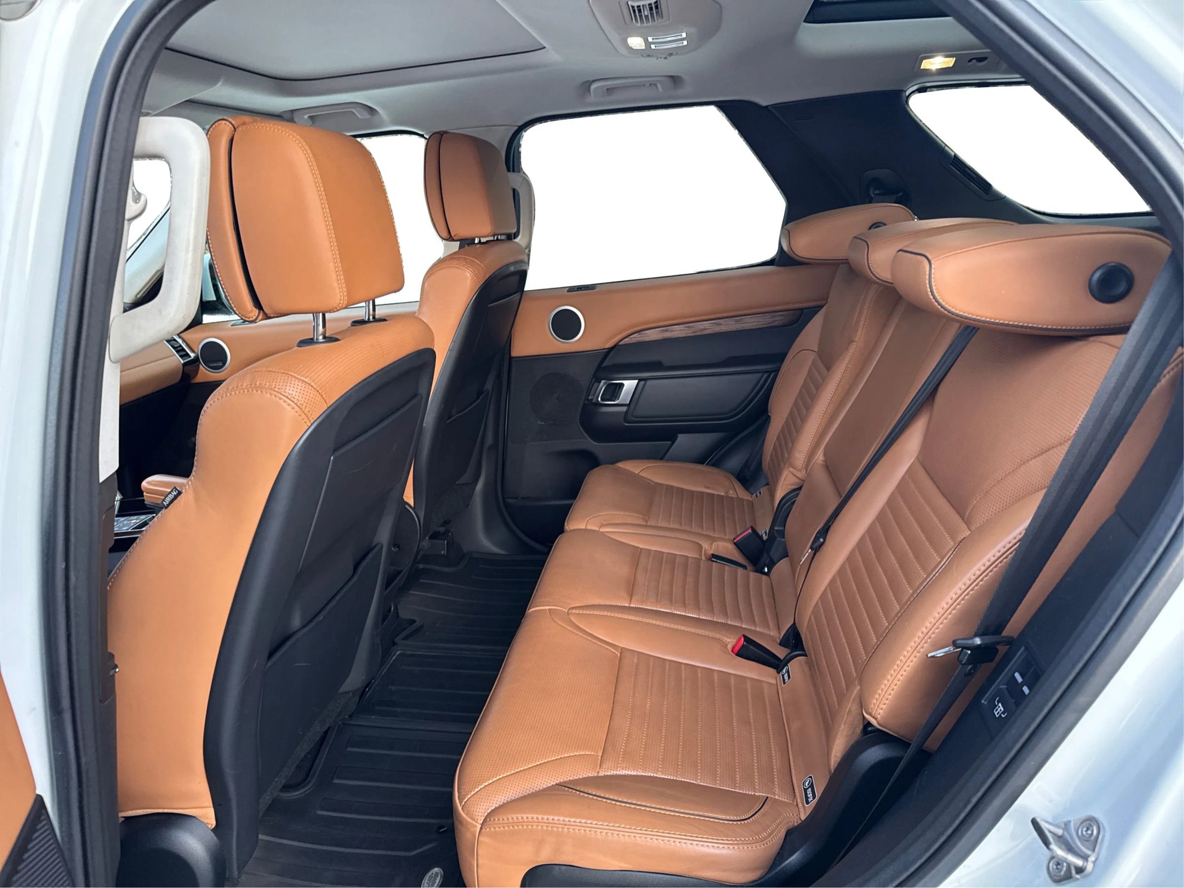 Used 2018 Land Rover Discovery HSE Luxury image 13