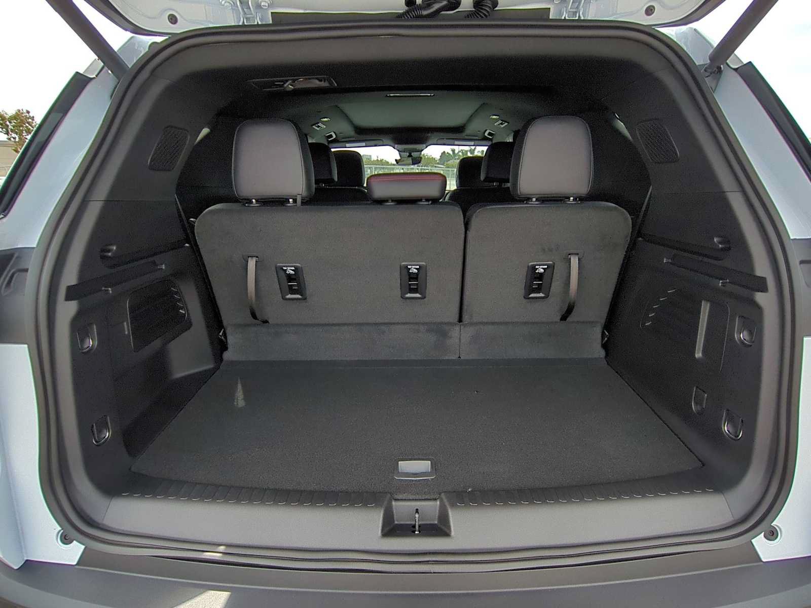 New 2026 Chevrolet Traverse Z71 w/ Enhanced Driving Package AWD/4WD image 26