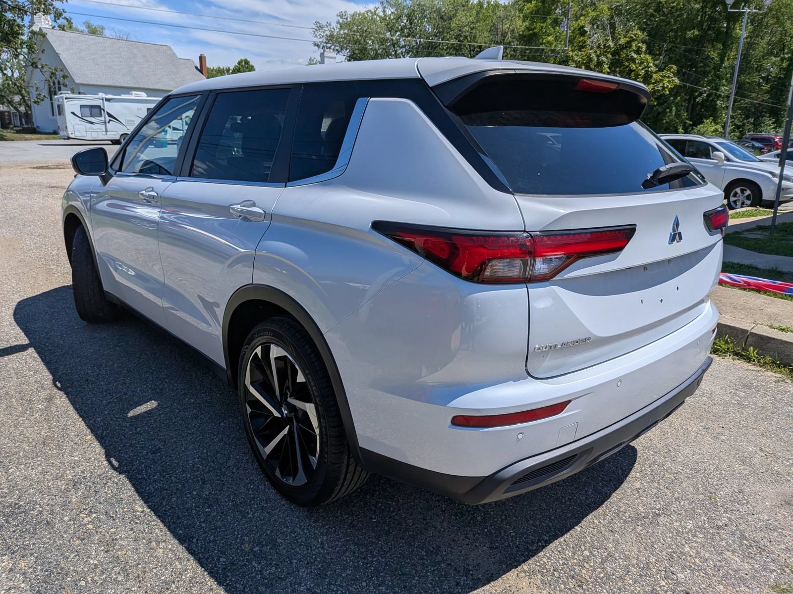 Used 2022 Mitsubishi Outlander ES AWD/4WD image 4