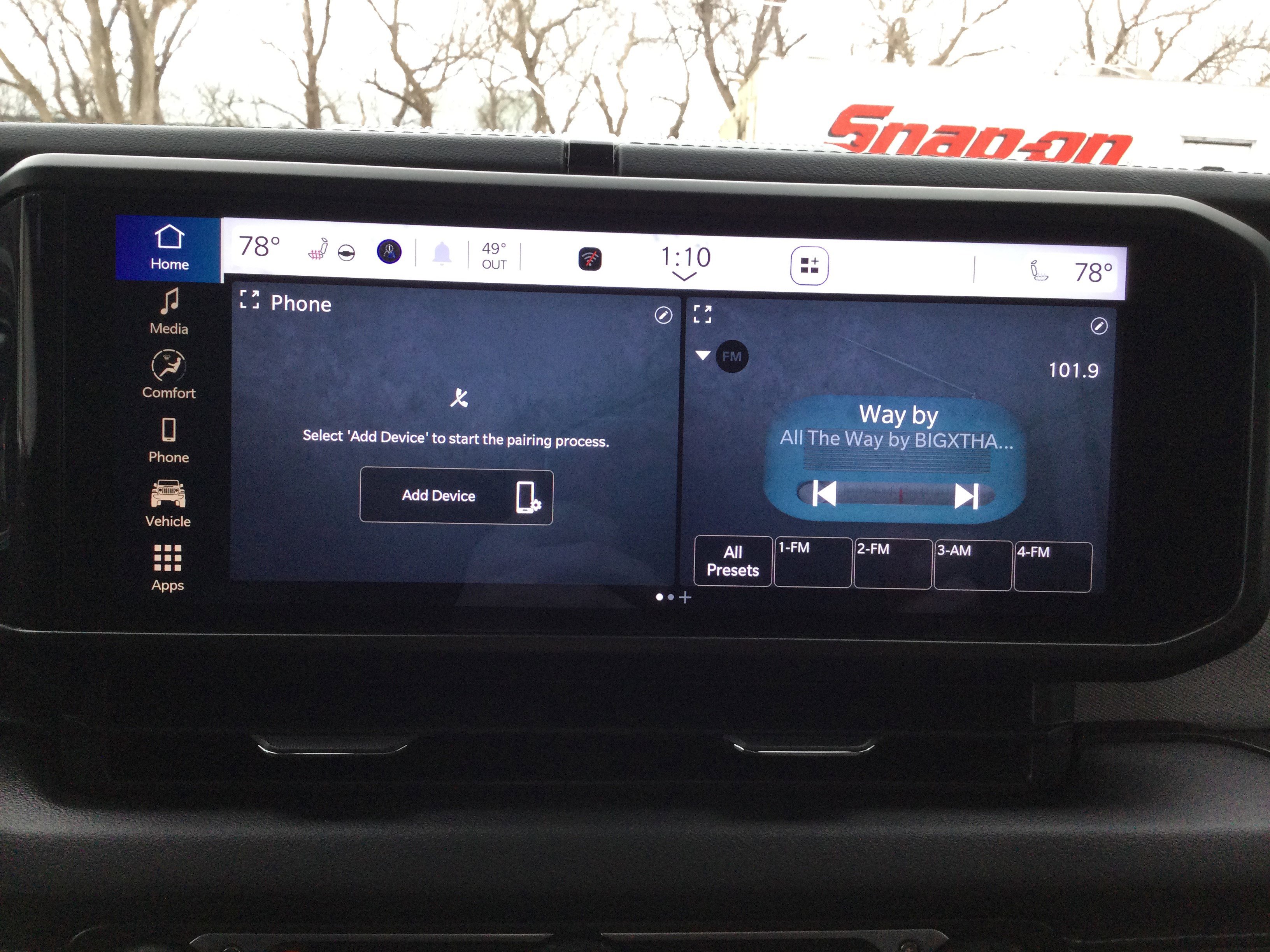 Used 2024 Jeep Wrangler Sahara image 11