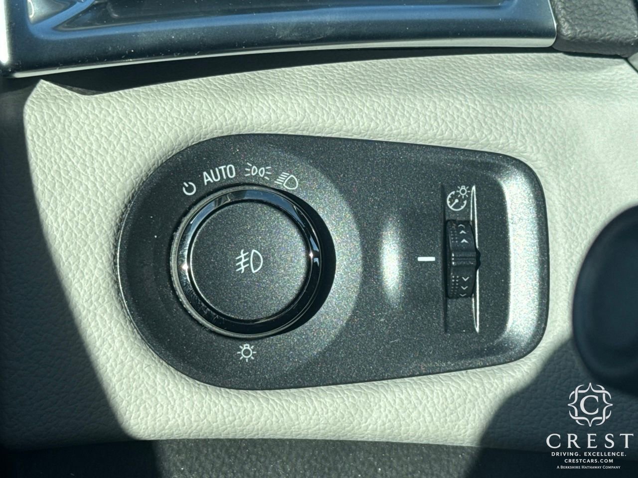 Used 2015 Cadillac SRX Performance w/ Driver Awareness Package image 29