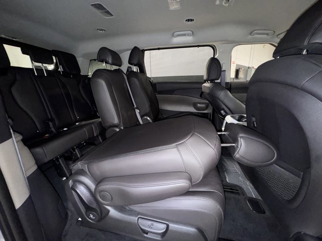 New 2026 Kia Carnival EX image 13