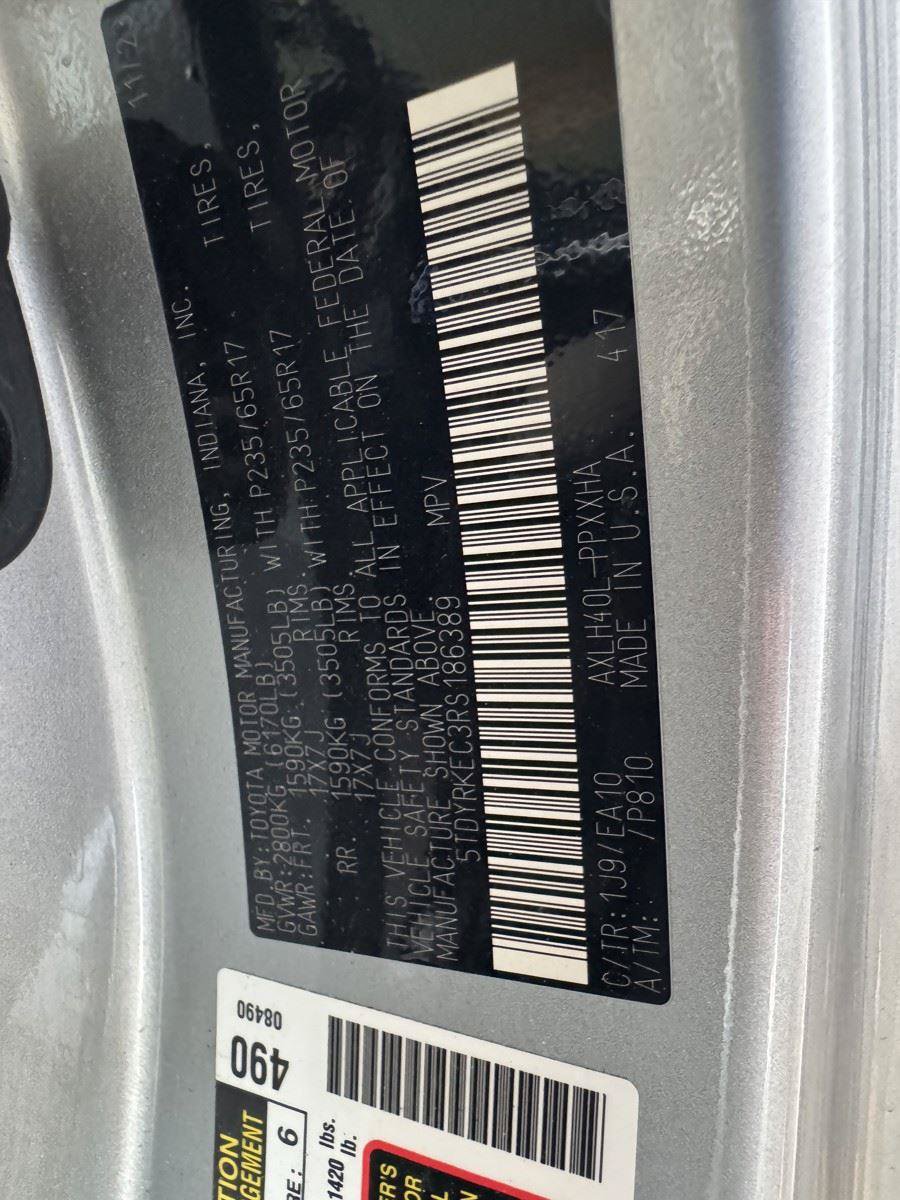 Used 2024 Toyota Sienna XLE FWD image 49