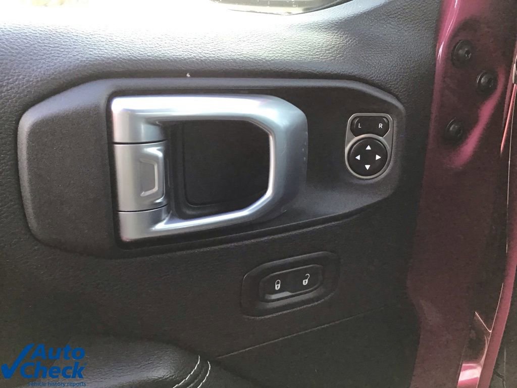 Used 2022 Jeep Wrangler Unlimited Sahara w/ Cold Weather Group image 39