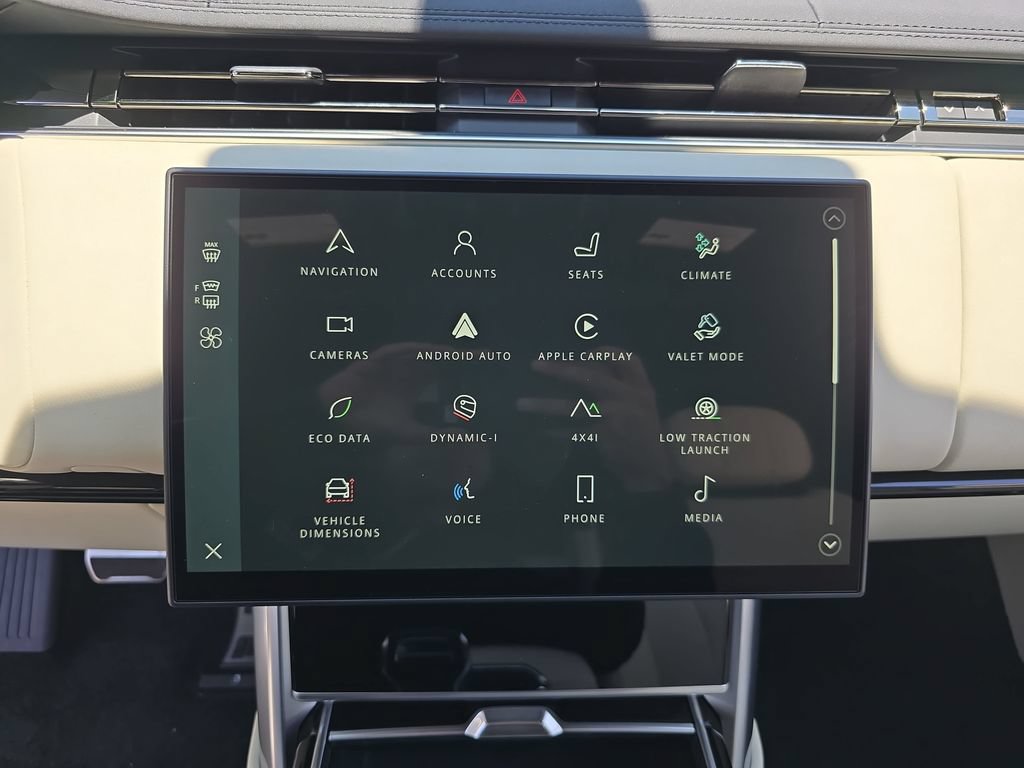 Certified 2025 Land Rover Range Rover SE AWD/4WD image 22