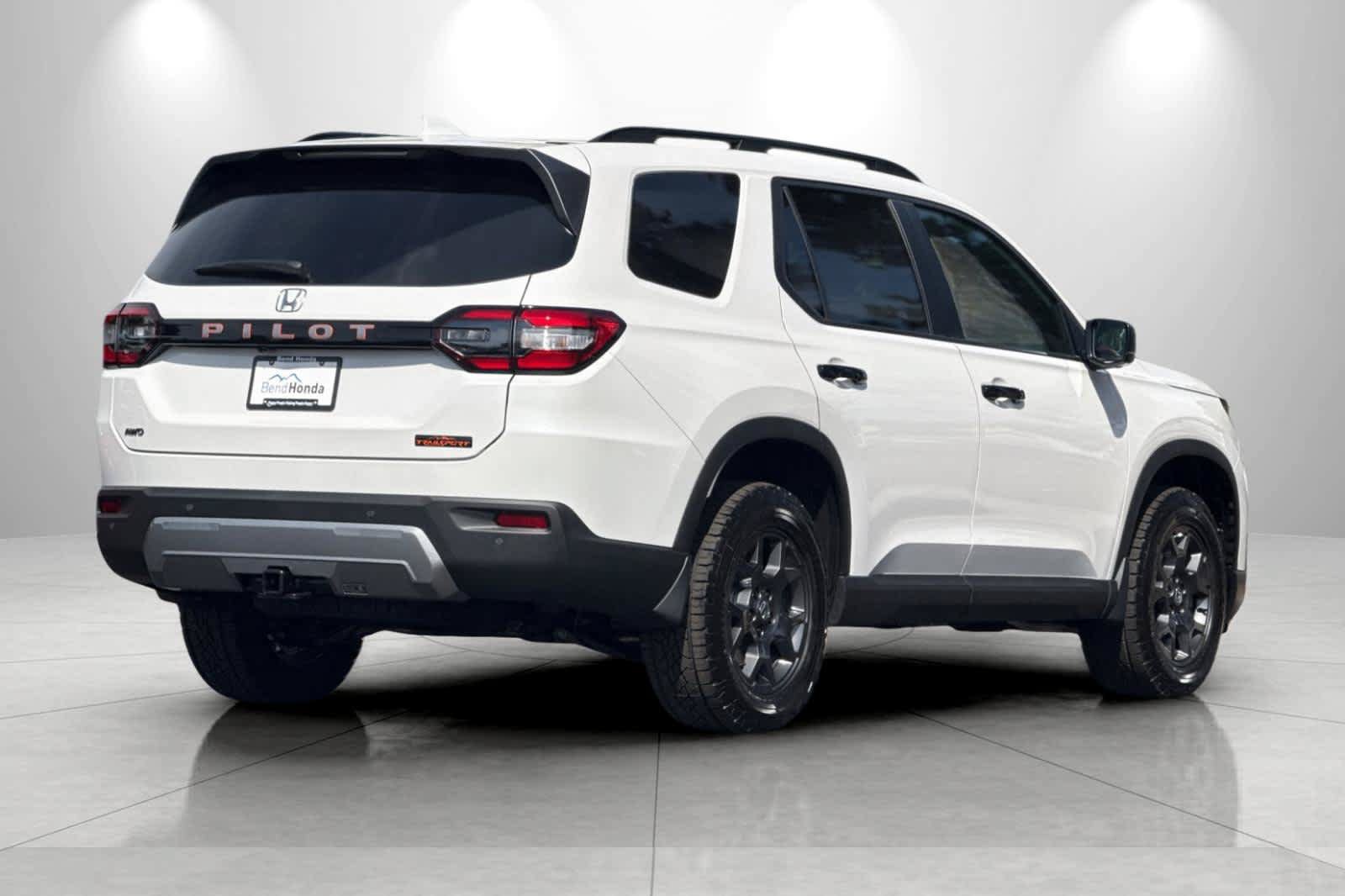 New 2026 Honda Pilot TrailSport image 2