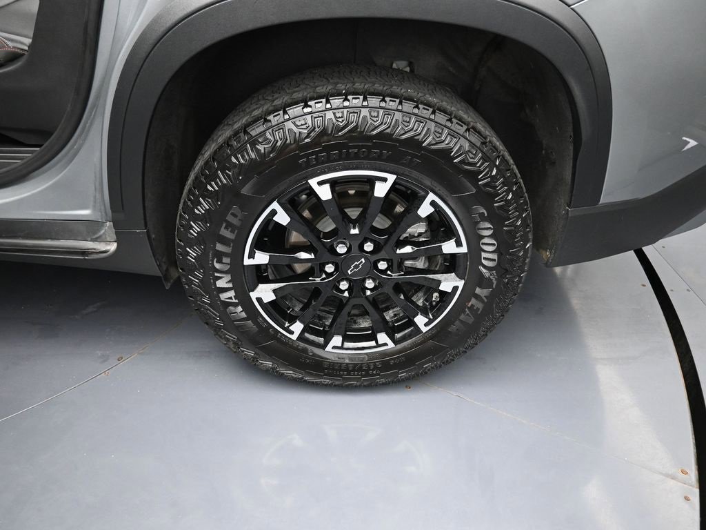 Used 2025 Chevrolet Traverse Z71 w/ Driver Confidence Package image 22