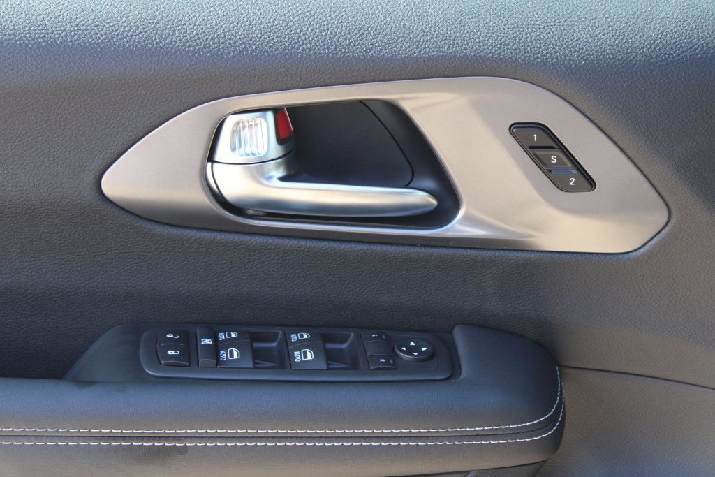 New 2026 Chrysler Pacifica Select w/ S Appearance Package image 10
