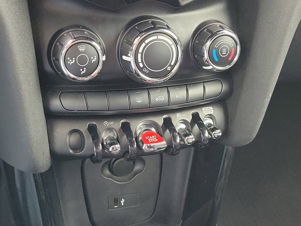 Used 2019 MINI Cooper S w/ Signature Upholstery Package image 27