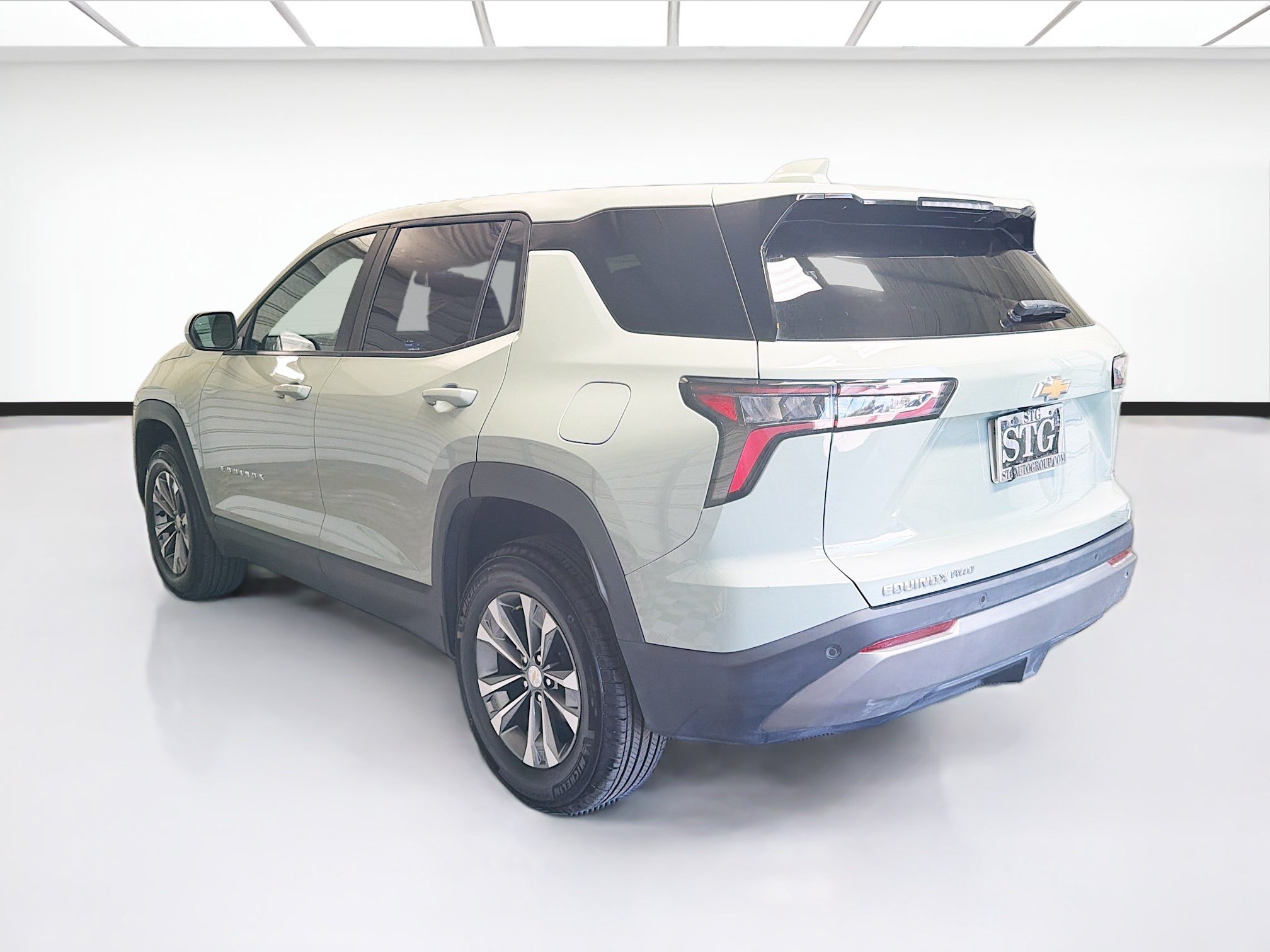 Used 2026 Chevrolet Equinox LT AWD/4WD image 6