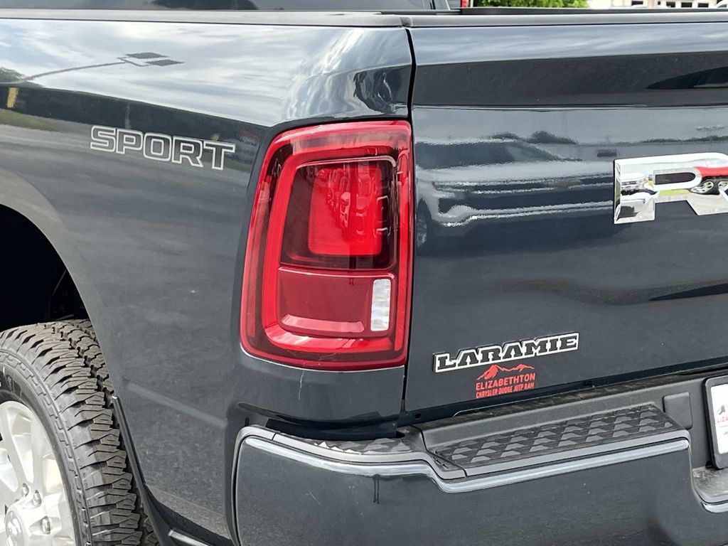 New 2026 RAM 2500 Laramie AWD/4WD image 5