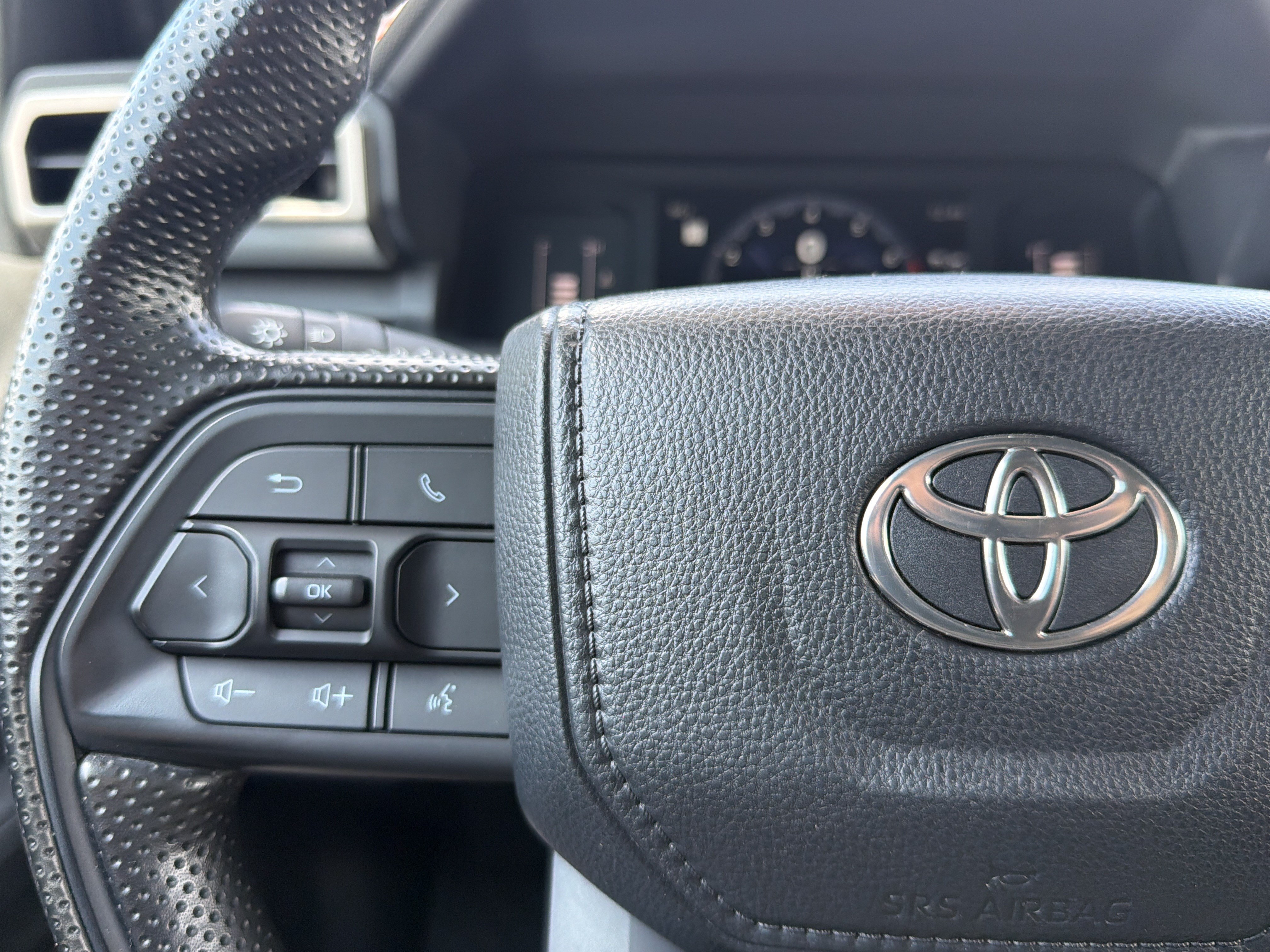 Certified 2024 Toyota Tacoma SR5 AWD/4WD image 9