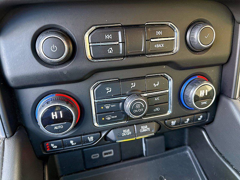 Used 2023 Chevrolet Suburban Premier AWD/4WD image 15