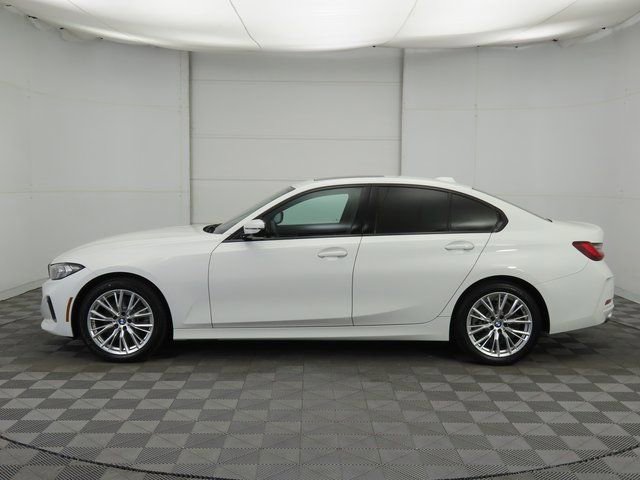 Used 2023 BMW 330i Sedan w/ Driving Assistance Package image 8