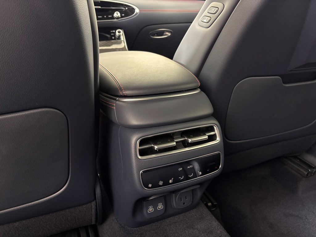 New 2027 Genesis GV70 3.5T Prestige AWD/4WD image 25