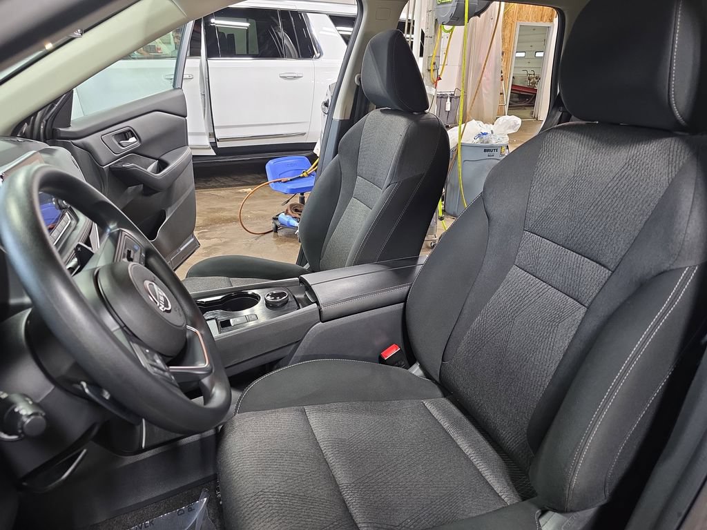 Used 2024 Nissan Rogue SV AWD/4WD image 15