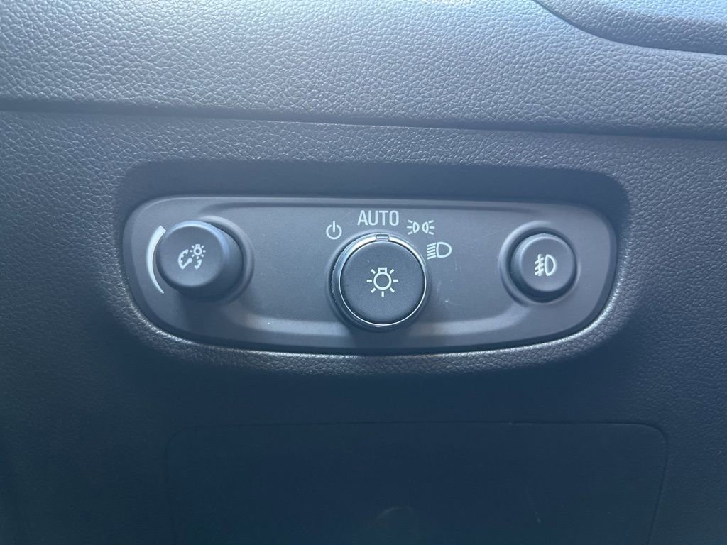 Used 2021 Buick Encore GX Select w/ Experience Buick Package image 17