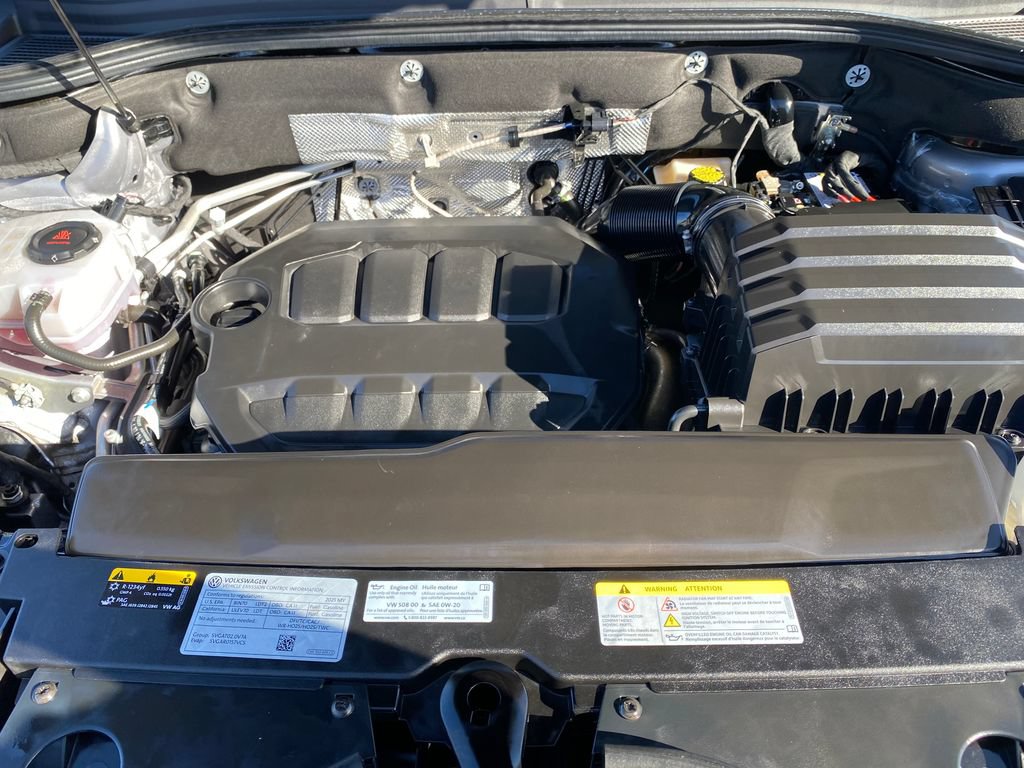 Used 2025 Volkswagen Atlas Cross Sport SE FWD image 9