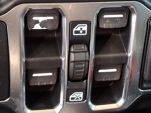 Used 2019 Jeep Wrangler Unlimited Sahara w/ Advanced Safety Group image 26