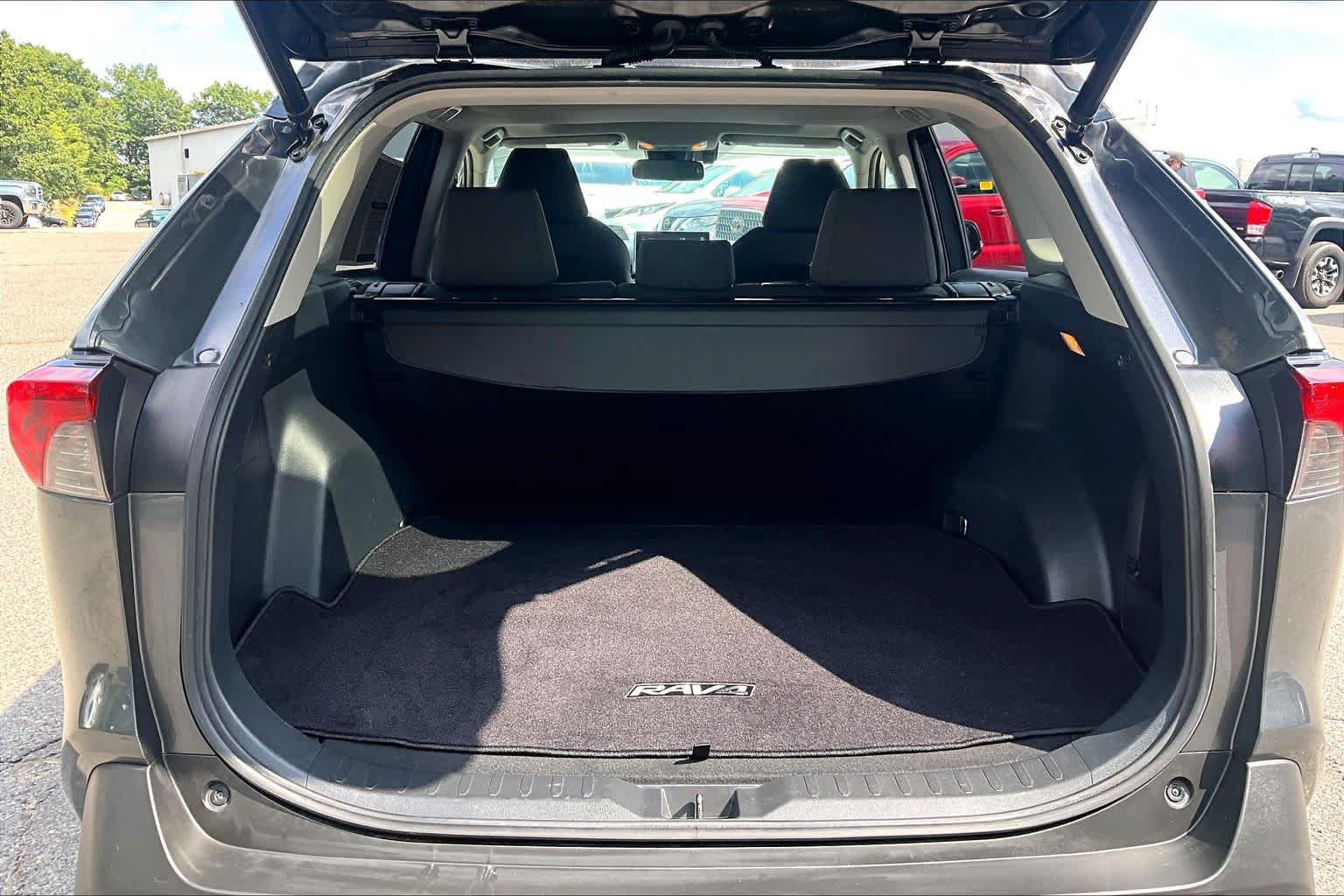 Used 2019 Toyota RAV4 XLE w/ Convenience Package AWD/4WD image 31